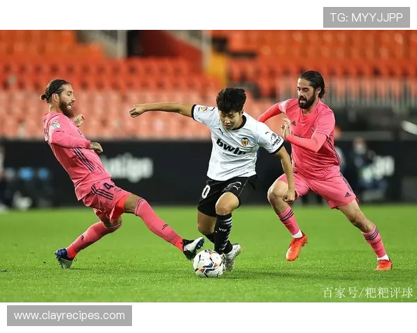 库杜斯对阵利物浦与曼城的强强对话表现解析