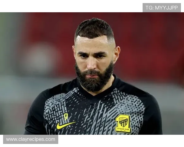 本泽马是否仅限于为C罗做球?战术角色与进攻参与度解析 本泽马是否仅限于为C罗做球?战术角色与进攻参与度解析