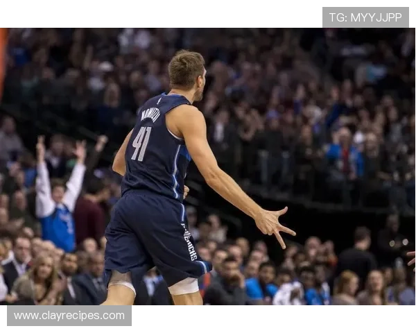 德克·诺维茨基三分投射改变内线空间，助力球队进攻效率提升